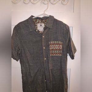 On the byas small button tshirt